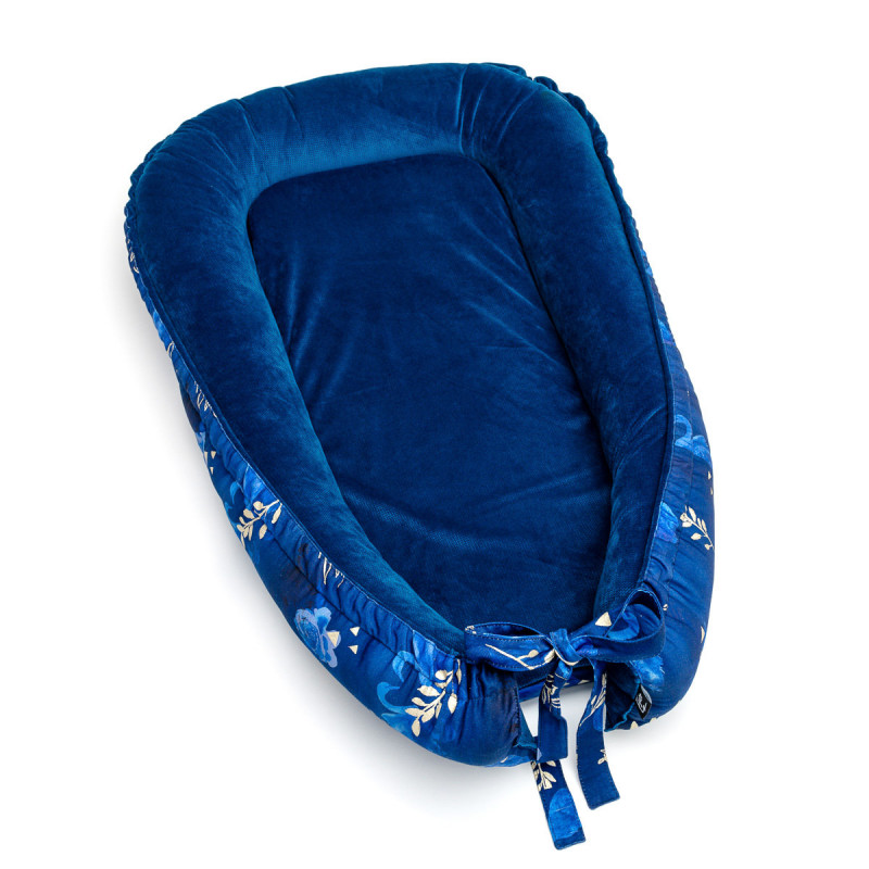 es_hnizdo_swan_lake-800x800