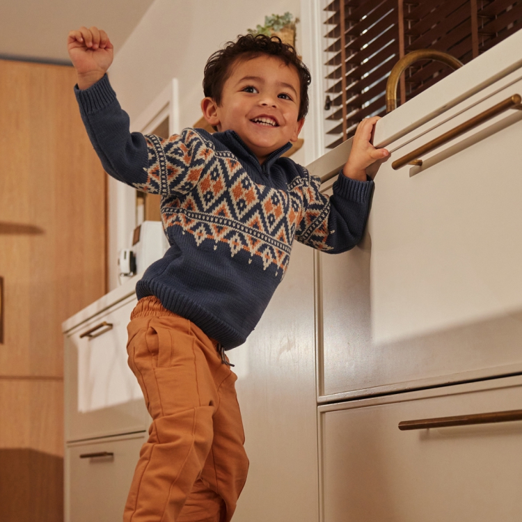 97997000o56730-35_0_05_685